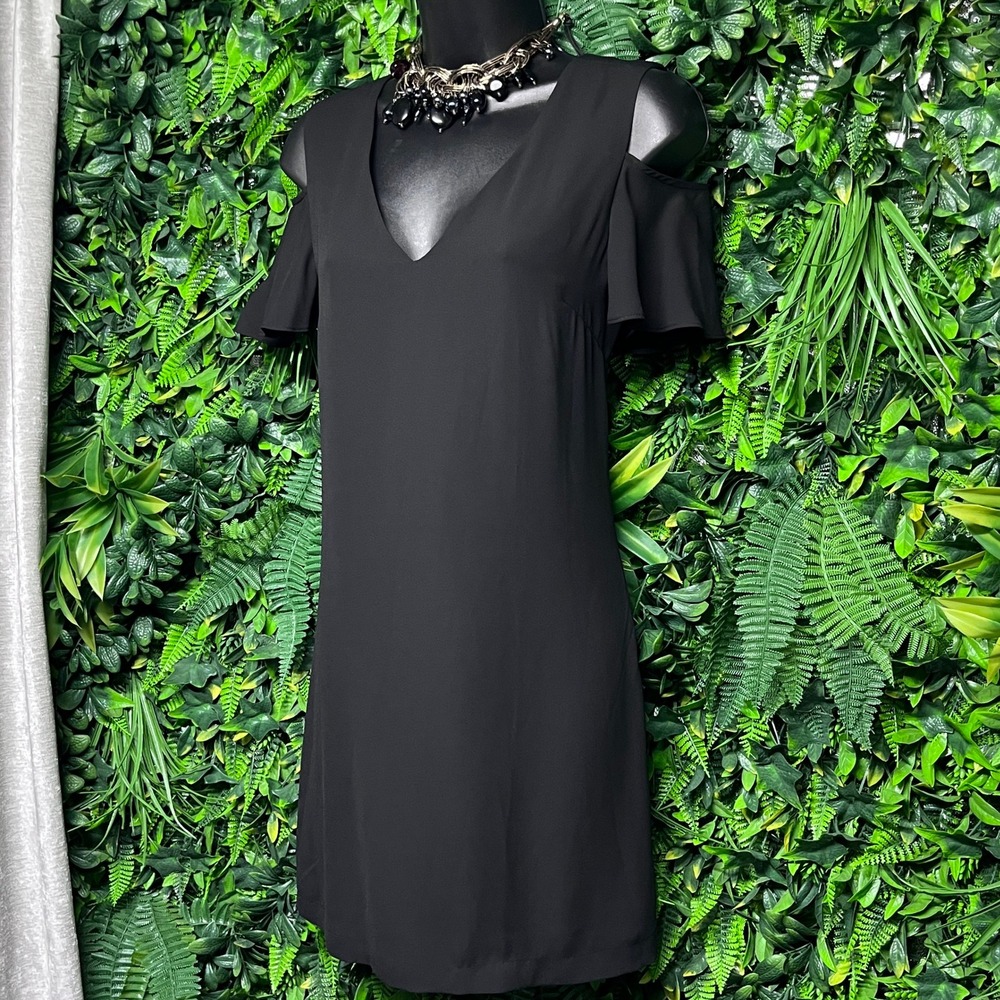 BCBGMAXAZRIA Black Dress Size 0 Cold Shoulder V Neck Cocktail Party 2847